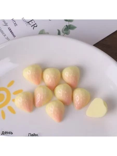 10 аксессуаров из имитационной клубничной смолы