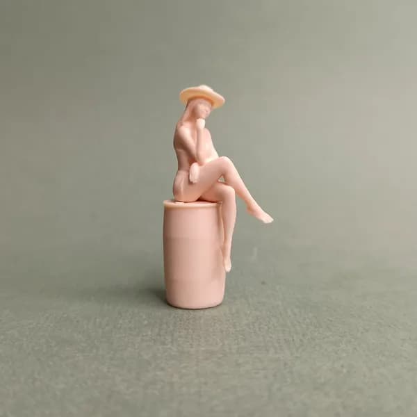 Девичьи грёзы. Фигурка в масштабе 1/43.