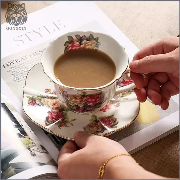 Чайная пара "Розы старой Англии", Фарфор, Royal Albert, Великобритания, вторая половина 20 века.