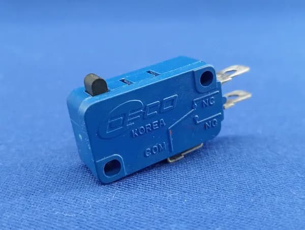 Микровыключатель Deco VP531A-0FR, 3 клеммы, проходной для СВЧ Samsung