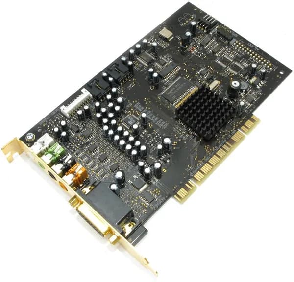 Звуковая карта X-Fi 7.1 SB0670 XtremeMusic цветные разъёмы одна из топовых Creative под устаревший слот PCI - для современных компьютеров НЕ ПОДХОДИТ