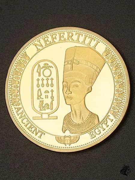 Памятная Монета "Нефертити, Древний Египет", Позолота, Коллекционная