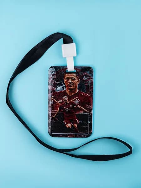 Бейдж (чехол) для пропуска футбол Левандовски Lewandowski (черная лента)