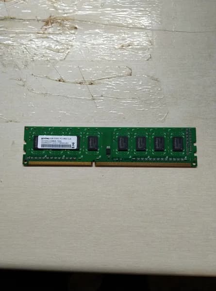 Оперативная память Оперативная память GKH200UD25608-1333A 2GB DDR3 PC10600 CL9 DDR3, 1 x 2 ГБ (GKH200UD25608-1333A 2GB DDR3 PC10600 CL9)