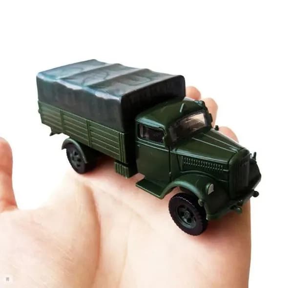 Модель военного грузовика M35 в масштабе 1:72 высокодетализированная игрушка-модель военного автомобиля, подходящая для коллекционирования, демонстрации и развивающих игр для детей