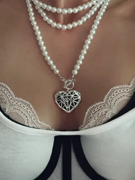 Колье на шею жемчужное с сердцем