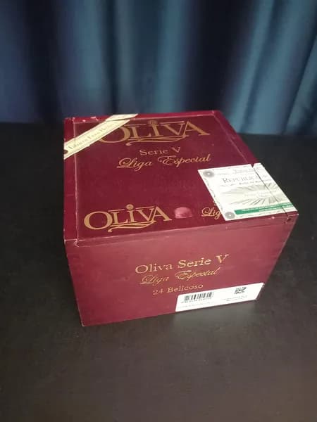 Хьюмидор (футляр от сигар) Oliva Serie V деревянный 14х14х10 см (пустой)