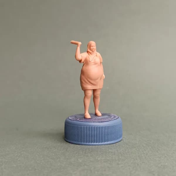 Бабка со скалкой. Миниатюра в масштабе 1/43