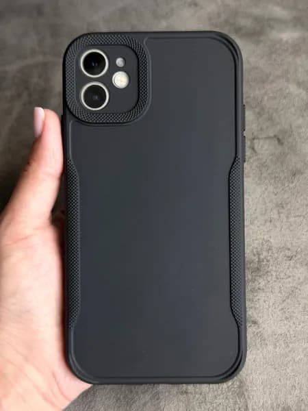 Чехол на iPhone 11 матовый нескользящий силиконовый