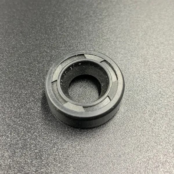 Сальник Yamaha (93101-11M25) (10.8x21x7) (Omax)