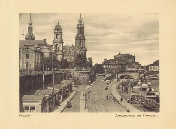 Дрезден. Панорама Эльбы с оперным театром. Антикварная фотогравюра. Германия, ок. 1910 года