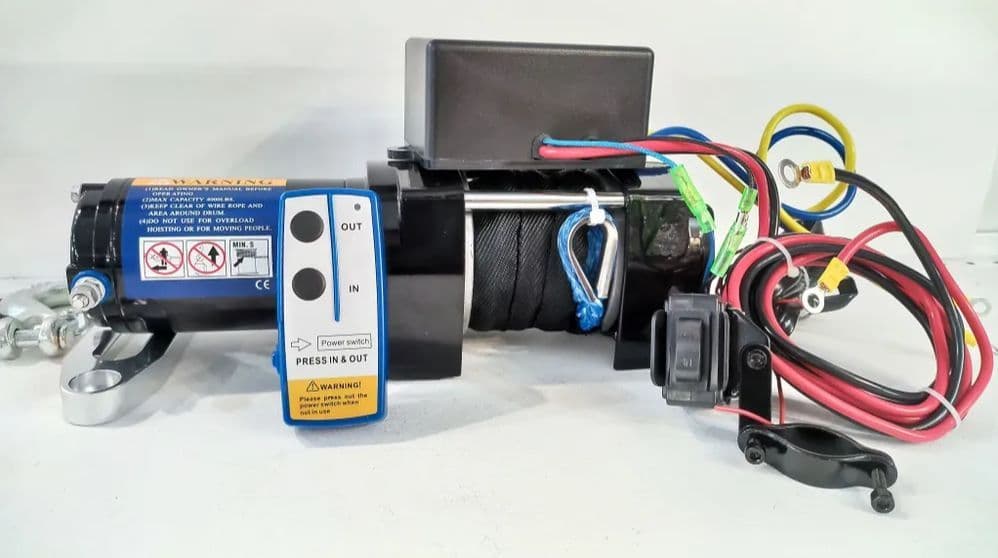 Лебедка электрическая, 12V 4000lbs / 1814 кг с кевларовым тросом для мототехники , снегохода, квадроцикла (КОД:5859.-01)