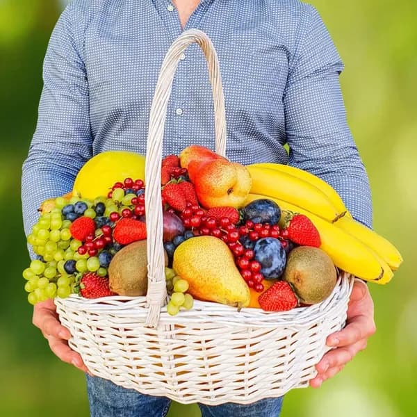 Фруктовая корзина / подарочный набор / свежие фрукты / подарок для мужчины