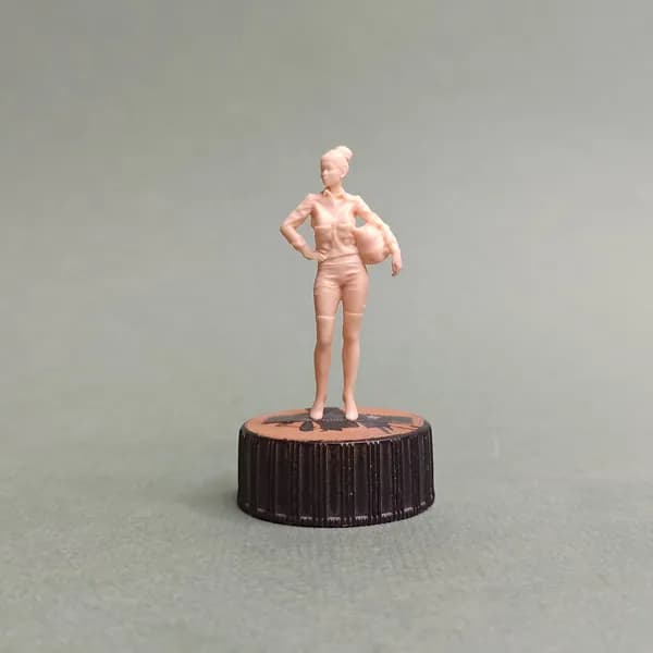 Мотогонщица. Фигурка в масштабе 1/43.