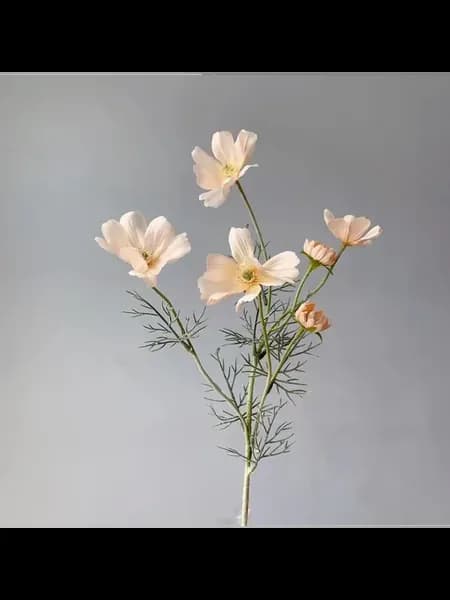 Искусственные цветы космос