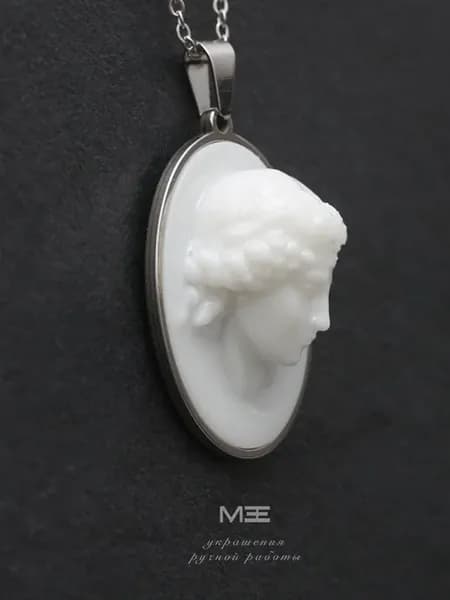 Подвеска камея