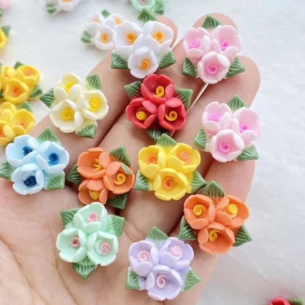 10pcs Красивые цветы / листья смолы DIY Ювелирные аксессуары