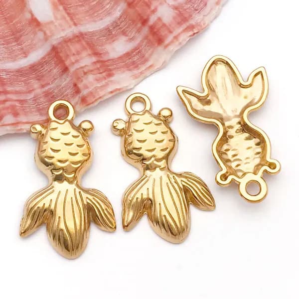 1Pcs Подвеска в виде золотой рыбки из нержавеющей стали 25x15x3mm