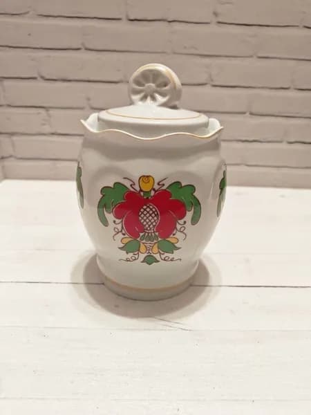 Винтажная банка Чайница с крышкой Киевский фарфоровый завод СССР, 15,5 см