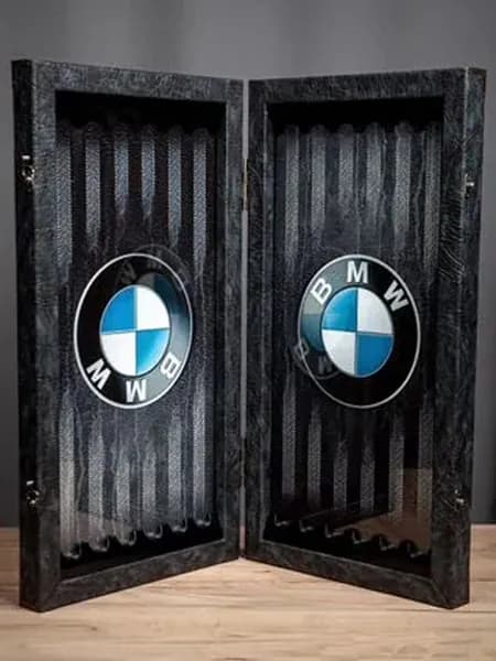 Нарды большие стеклянные "BMW" RS, из натурального дерева, обтянуты экокожей премиум класса, игровое поле под каленым стеклом