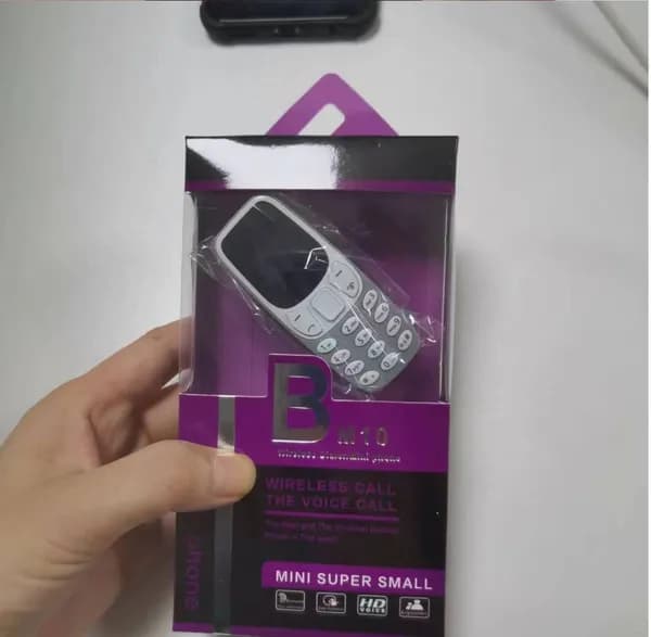 Мобильный телефон, серый