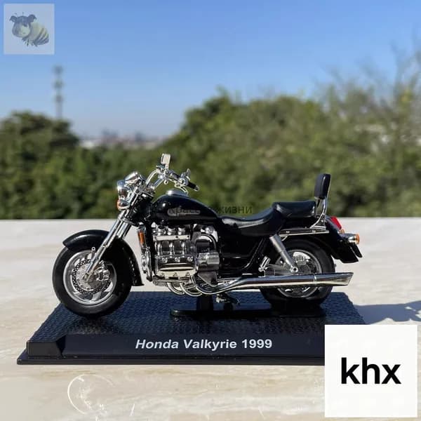 Модель мотоцикла Honda 1:24 коллекционная