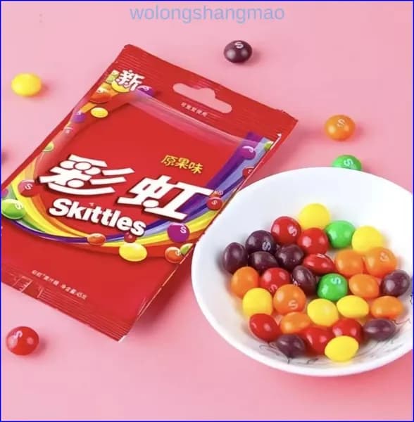 Сладости Skittles с необычным сочетанием цветов и фруктов в удобной упаковке