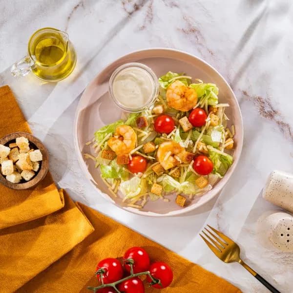Салат Цезарь с креветками М Кухня 140г