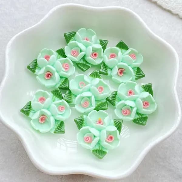 10pcs Красивые цветы / листья смолы DIY Ювелирные аксессуары