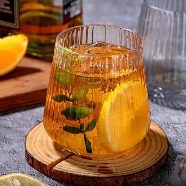 1 кусок пластиковые стаканчики