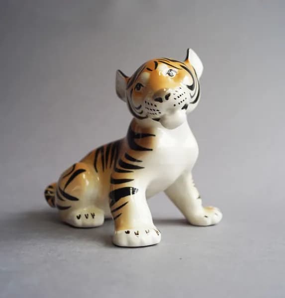 Винтажная статуэтка "Тигренок". Фарфор, ЛФЗ, СССР, 1980-1990 (Размер: 150х110х140)