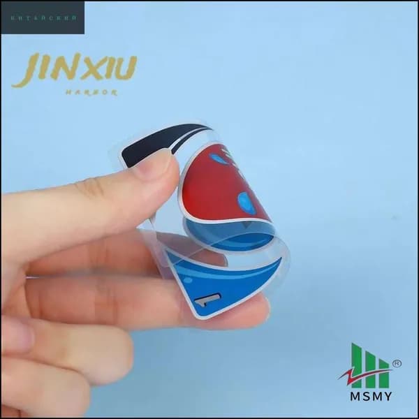 Эксклюзивная карточная игра UNO H2O от Iron Box с усиленными картами упаковывается в металлическую коробку