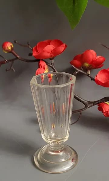 Рюмка лафитник водочный Мальцов, 19век. 8 граний. Отличное состояние, без сколов и трещин. Объем 25мл. Высота 8.5см. Диаметр 3.5см