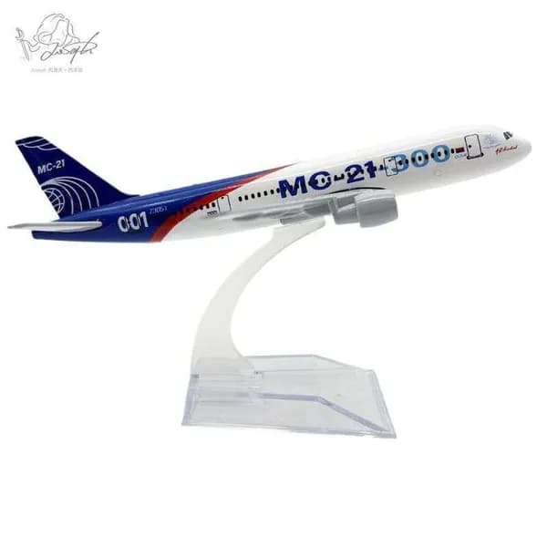 Модель российского MC-21 самолета