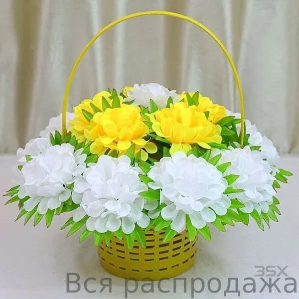 Эксклюзивный венок Хризантема 35 на 33 см для кладбища от Мастера Венков