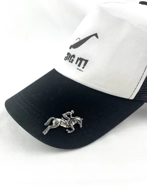Значок всадник конкур