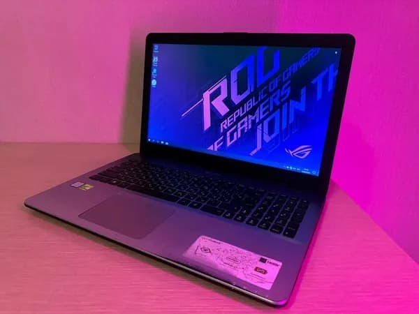 ASUS Vivobook X542U Ноутбук 15.6" | Intel Core i3-7100U | 8 ГБ | NVIDIA GeForce 940MX | SSD 256 ГБ | Игровой, Для работы, Для учёбы Игровой ноутбук, RAM 8 ГБ 256 ГБ, серебристый