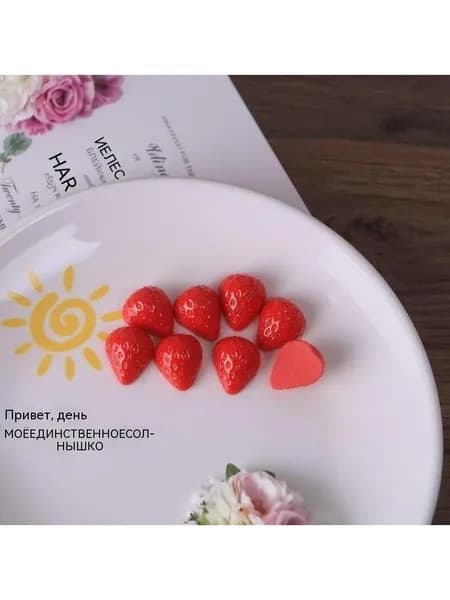 10 аксессуаров из имитационной клубничной смолы