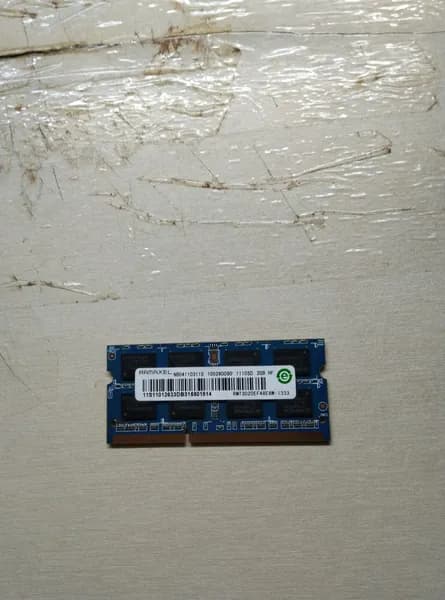 Оперативная память Оперативная память RMT3020EF48E8N-1333 2GB DDR3, 1 x 2 ГБ (RMT3020EF48E8N-1333 2GB)