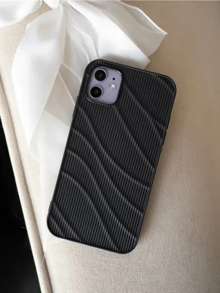 Чехол на iPhone 11 стильный