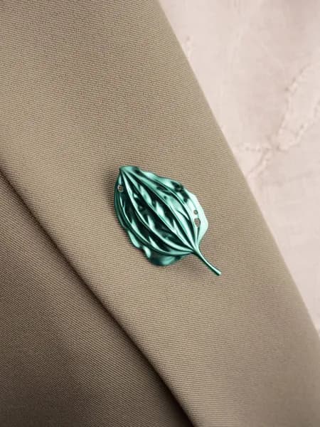 Брошь серебро 925 с нанокерамикой Костромской Ювелирный Завод в виде подорожника