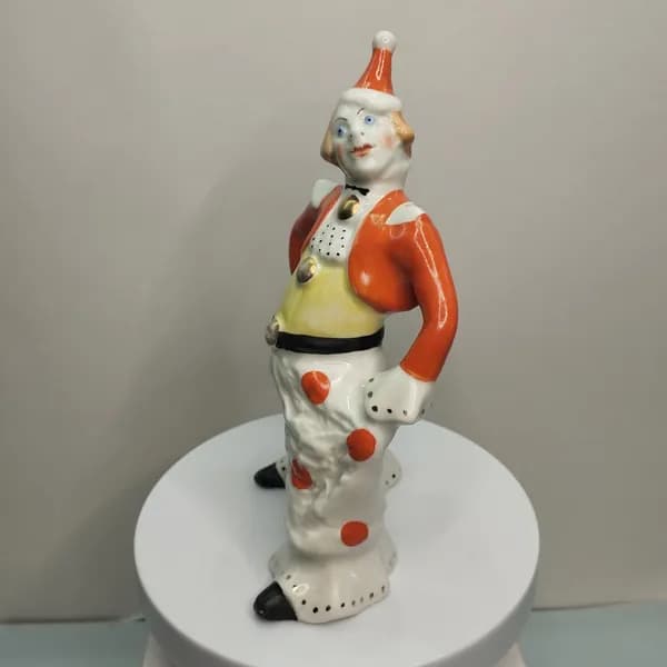 Статуэтка фарфор СССР ,,Клоун,, ДФЗ Вербилки, 1950 год, автор С. Орлов.