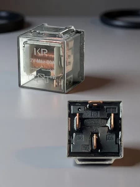 Реле универсальное автомобильное 4-х контактное 12V/80А с диодом и кронштейном, прозрачное