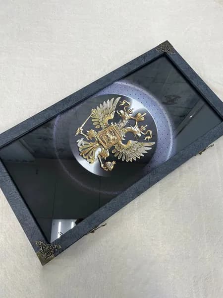 Нарды большие стеклянные "Герб России" RS, из натурального дерева, обтянуты экокожей премиум класса, игровое поле под каленым стеклом