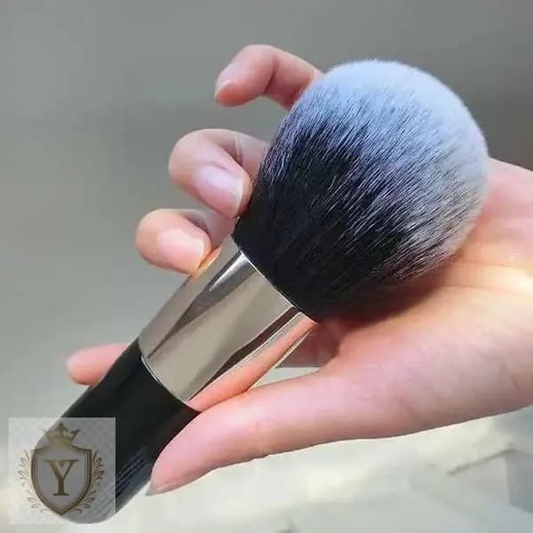 Кисть косметическая