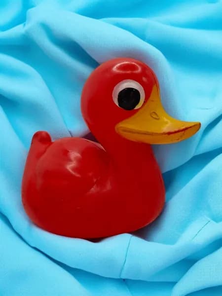 Винтажная игрушка "Уточка", целлулоид СССР, размер 10х6,5х8см