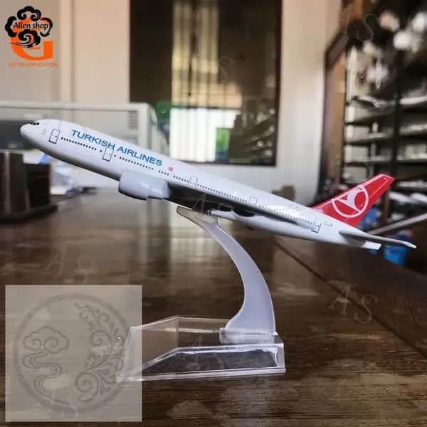 Боинг 777 турецких авиалиний, металлическая модель самолета