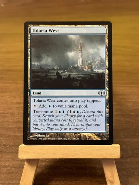 Заголовок: Волшебство в твоих руках: Уникальная карта Magic: The Gathering (MTG) с защитным протектором в подарок!