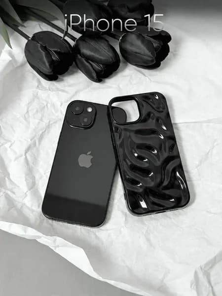 Чехол на iPhone 15 с неровной поверхностью рельефный