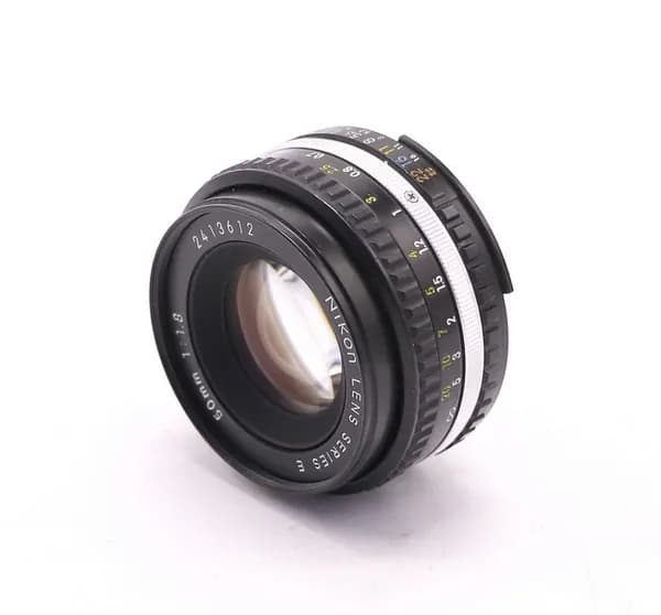Светосильный объектив Nikon 50mm f/1.8 Series E